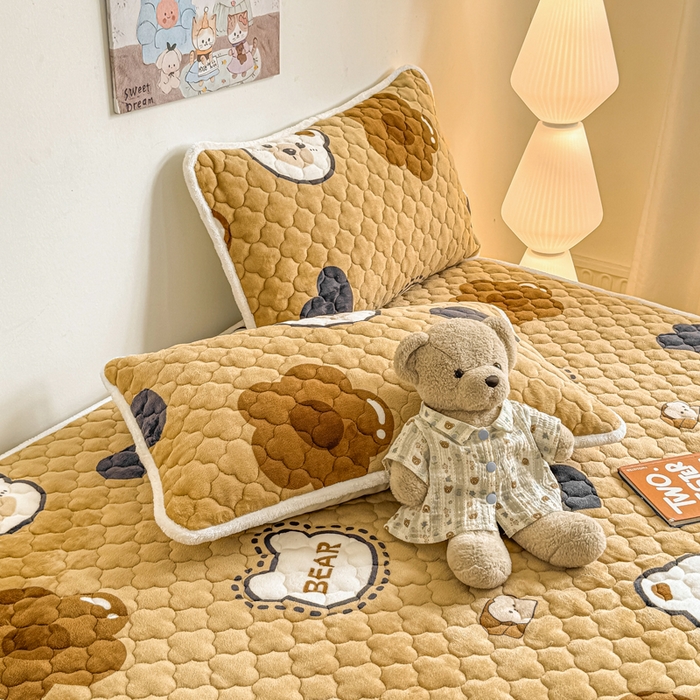 91家纺网 家纺一手货源 找家纺 小叮当家纺仓储工厂店 2025新款A类200g高克重牛奶绒印花夹棉床笠单品床笠床笠单件（提供买家秀） 学院熊宝