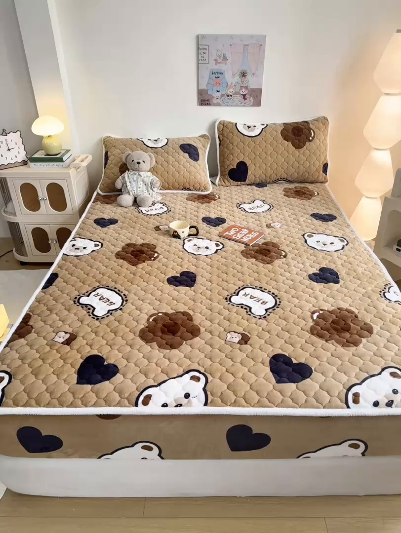 91家纺网 家纺一手货源 找家纺 小叮当家纺仓储工厂店 2025新款A类200g高克重牛奶绒印花夹棉床笠单品床笠床笠单件（提供买家秀） 学院熊宝