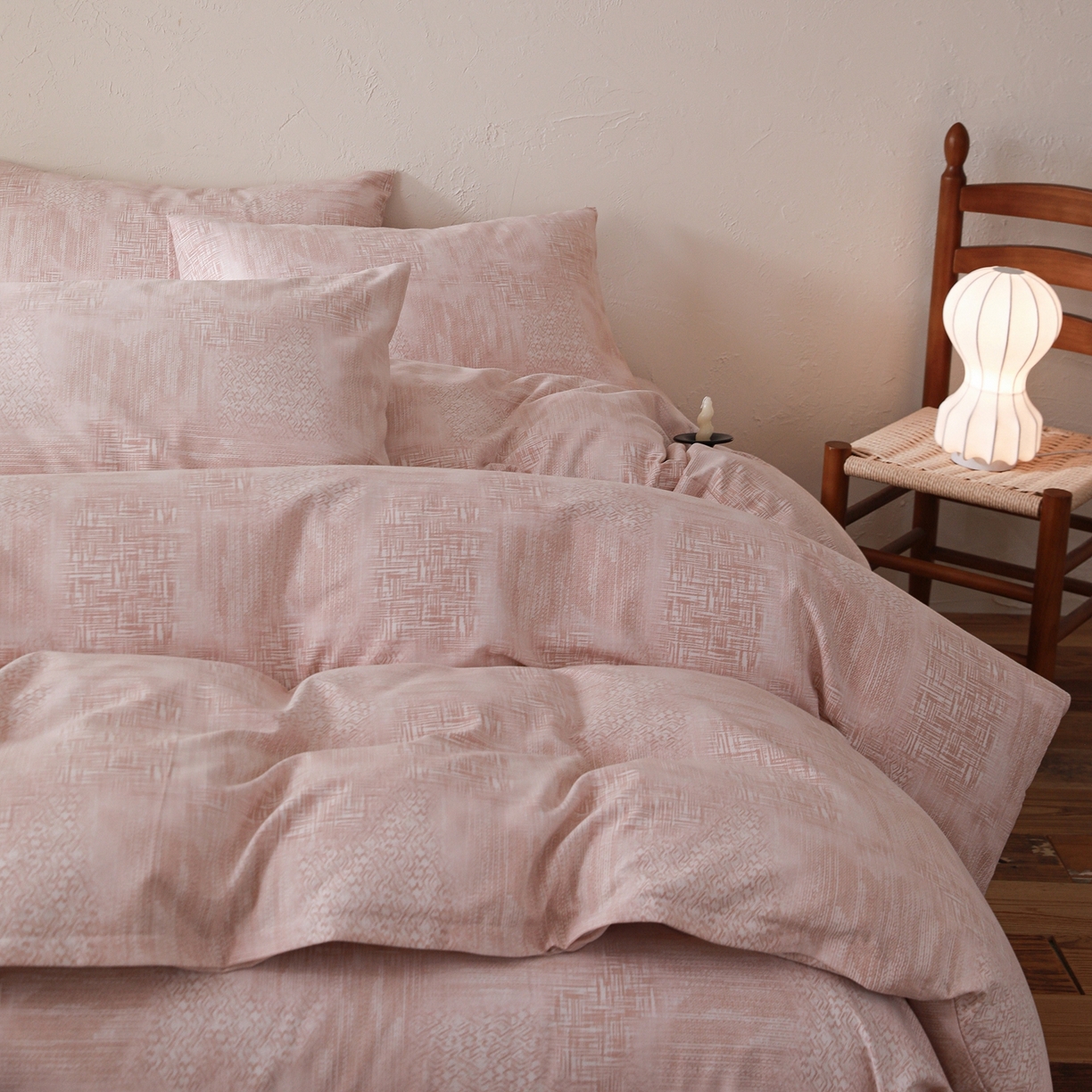 91家纺网 家纺一手货源 找家纺 小叮当家纺仓储工厂店 (买家秀 爆款花型 不断货)2025秋冬新款亲肤舒适良品磨毛四件套 雾影粉