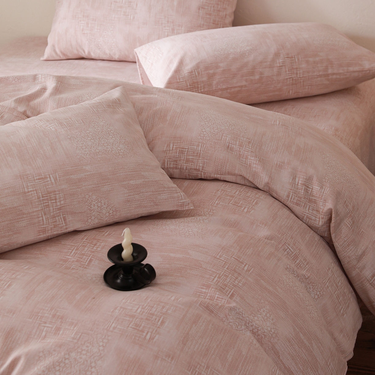 91家纺网 家纺一手货源 找家纺 小叮当家纺仓储工厂店 (买家秀 爆款花型 不断货)2025秋冬新款亲肤舒适良品磨毛四件套 雾影粉