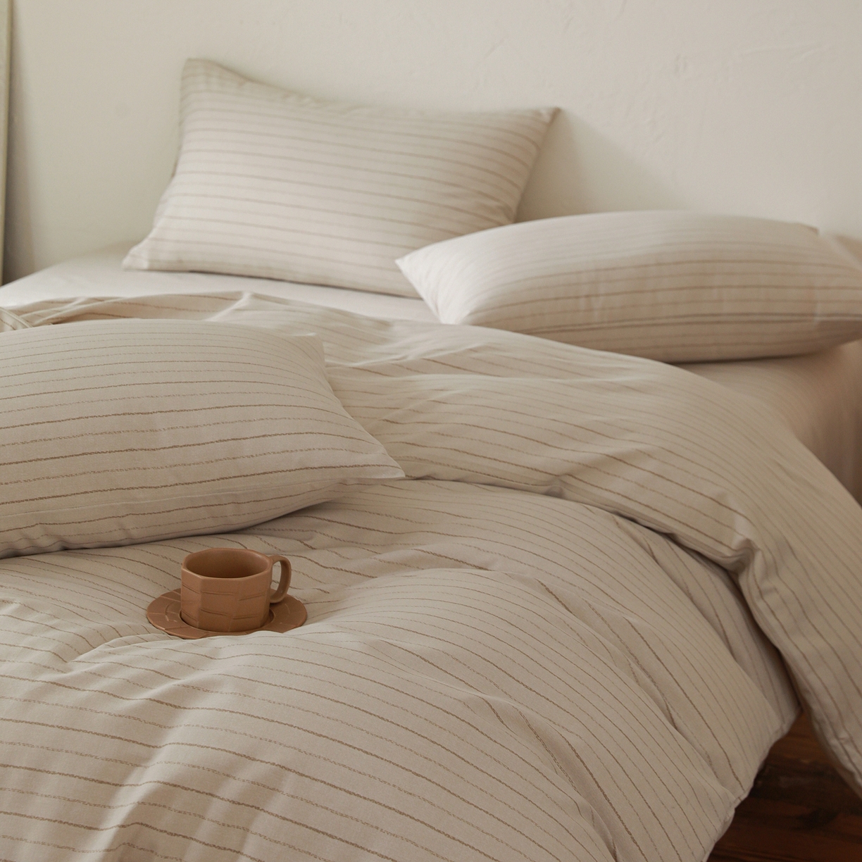 91家纺网 家纺一手货源 找家纺 小叮当家纺仓储工厂店 (买家秀 爆款花型 不断货)2025秋冬新款亲肤舒适良品磨毛四件套 织梦灰