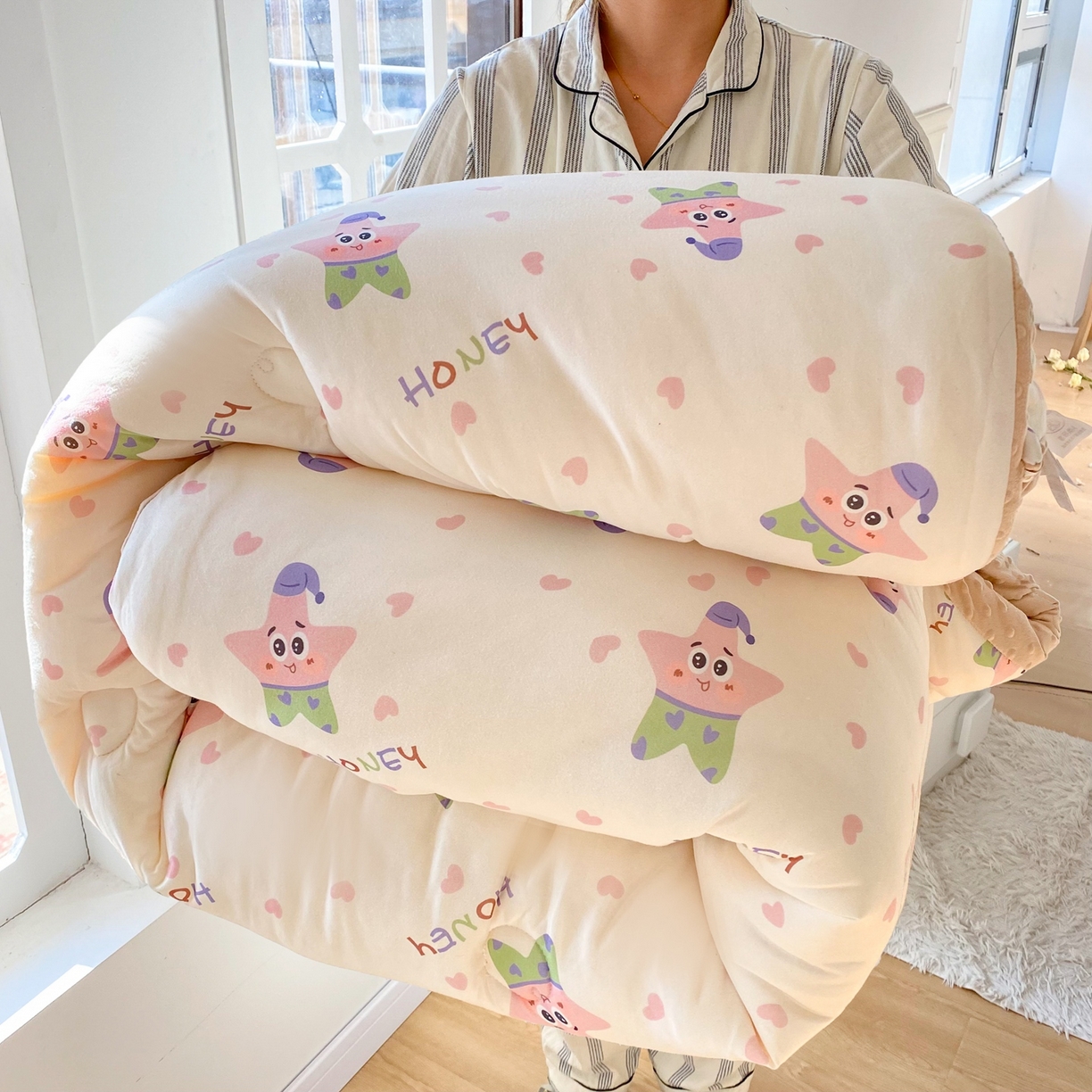 91家纺网 家纺一手货源 找家纺 （总）小叮当家纺仓储工厂店 2025新款A类母婴级宝宝被子牛奶丝针织棉豆豆被豆豆被子儿童婴童大豆被精品买家秀