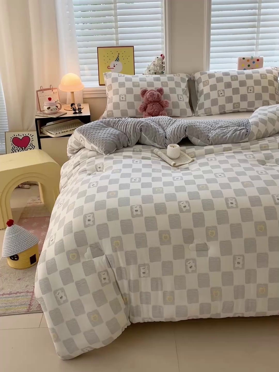 91家纺网 家纺一手货源 找家纺 小叮当家纺仓储工厂店 2025新款A类母婴级宝宝被子牛奶丝针织棉豆豆被豆豆被子儿童婴童大豆被精品买家秀 方格熊