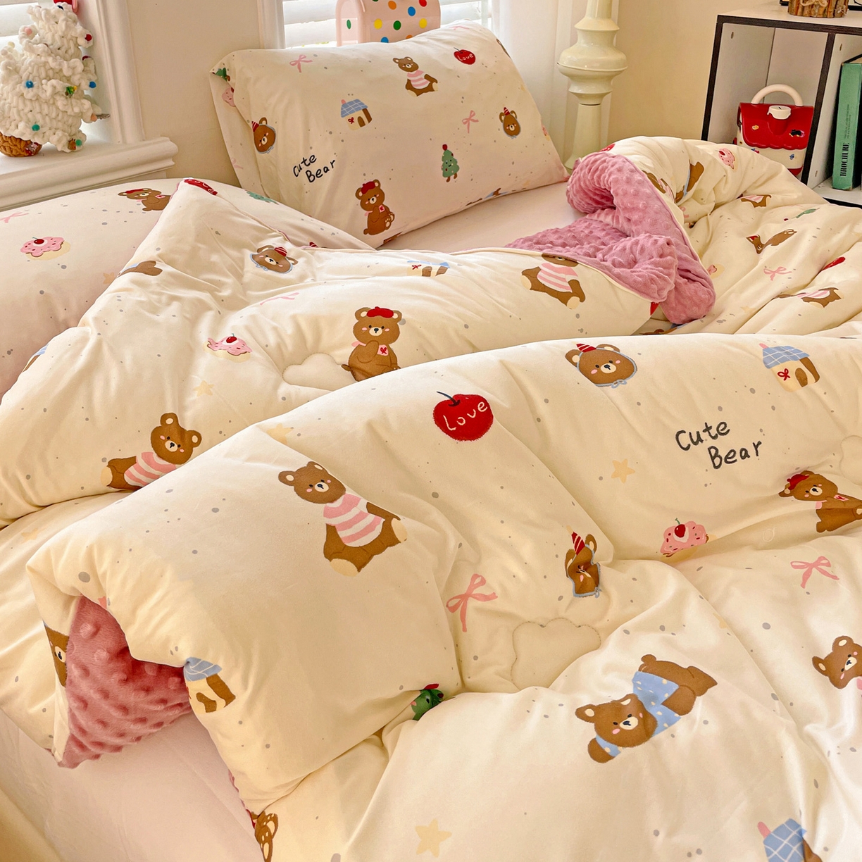 91家纺网 家纺一手货源 找家纺 小叮当家纺仓储工厂店 2025新款A类母婴级宝宝被子牛奶丝针织棉豆豆被豆豆被子儿童婴童大豆被精品买家秀 蛋糕熊