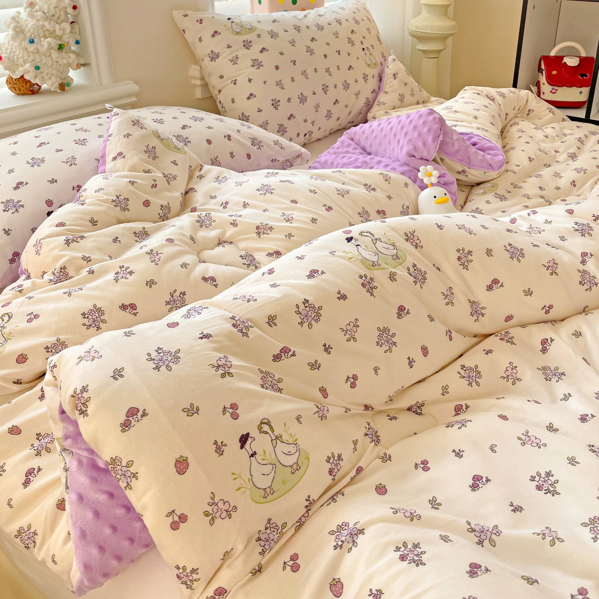 91家纺网 家纺一手货源 找家纺 小叮当家纺仓储工厂店 2025新款A类母婴级宝宝被子牛奶丝针织棉豆豆被豆豆被子儿童婴童大豆被精品买家秀 紫色小花