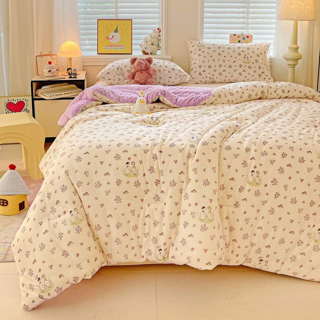 91家纺网 家纺一手货源 找家纺 小叮当家纺仓储工厂店 2025新款A类母婴级宝宝被子牛奶丝针织棉豆豆被豆豆被子儿童婴童大豆被精品买家秀 紫色小花