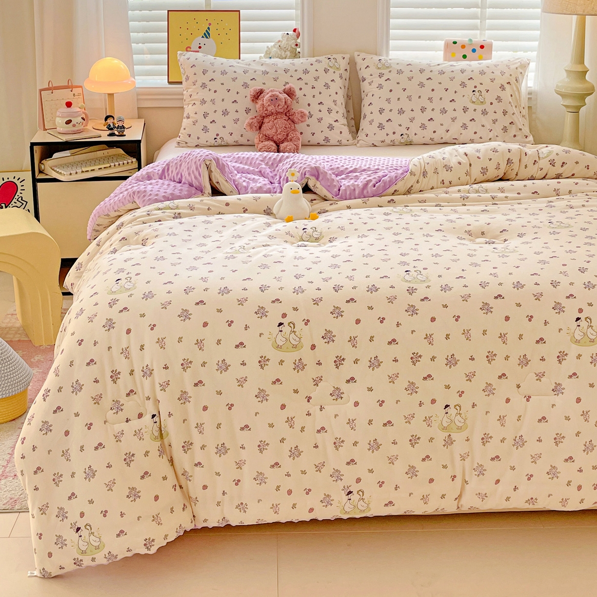 91家纺网 家纺一手货源 找家纺 小叮当家纺仓储工厂店 2025新款A类母婴级宝宝被子牛奶丝针织棉豆豆被豆豆被子儿童婴童大豆被精品买家秀 紫色小花