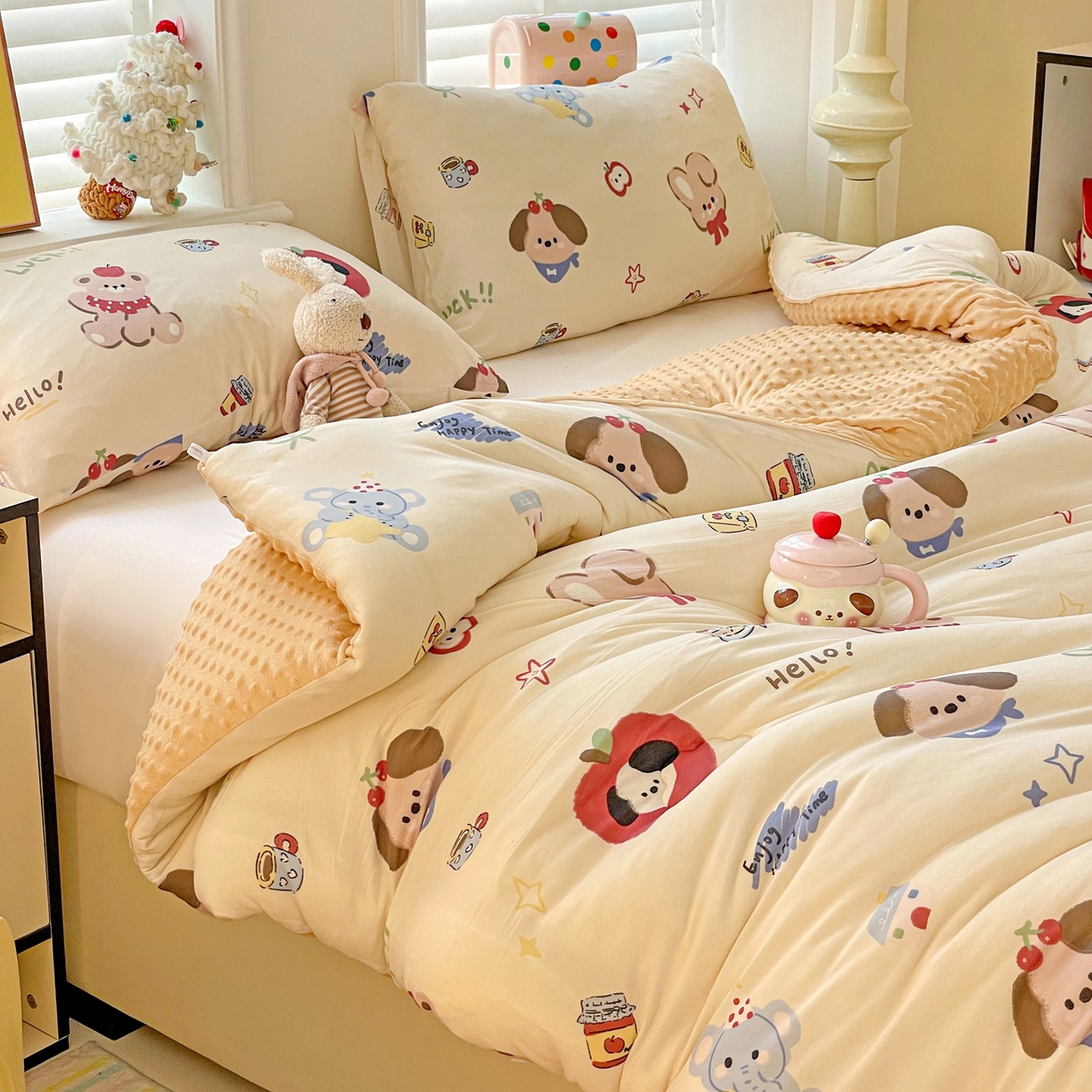 91家纺网 家纺一手货源 找家纺 小叮当家纺仓储工厂店 2025新款A类母婴级宝宝被子牛奶丝针织棉豆豆被豆豆被子儿童婴童大豆被精品买家秀 苹果乐园