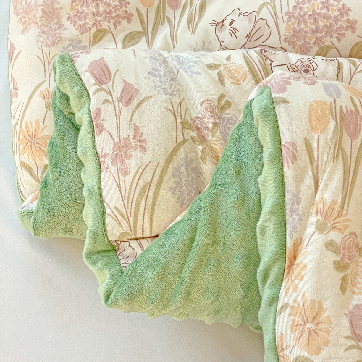 91家纺网 家纺一手货源 找家纺 小叮当家纺仓储工厂店 2025新款A类母婴级宝宝被子牛奶丝针织棉豆豆被豆豆被子儿童婴童大豆被精品买家秀 花间小猫