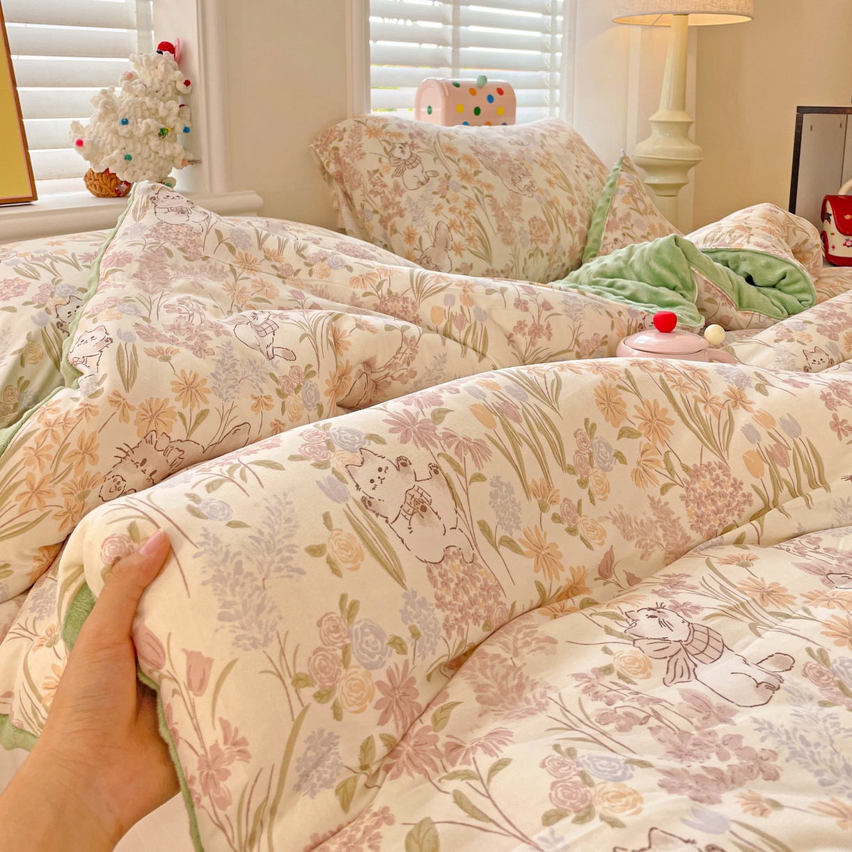 91家纺网 家纺一手货源 找家纺 小叮当家纺仓储工厂店 2025新款A类母婴级宝宝被子牛奶丝针织棉豆豆被豆豆被子儿童婴童大豆被精品买家秀 花间小猫