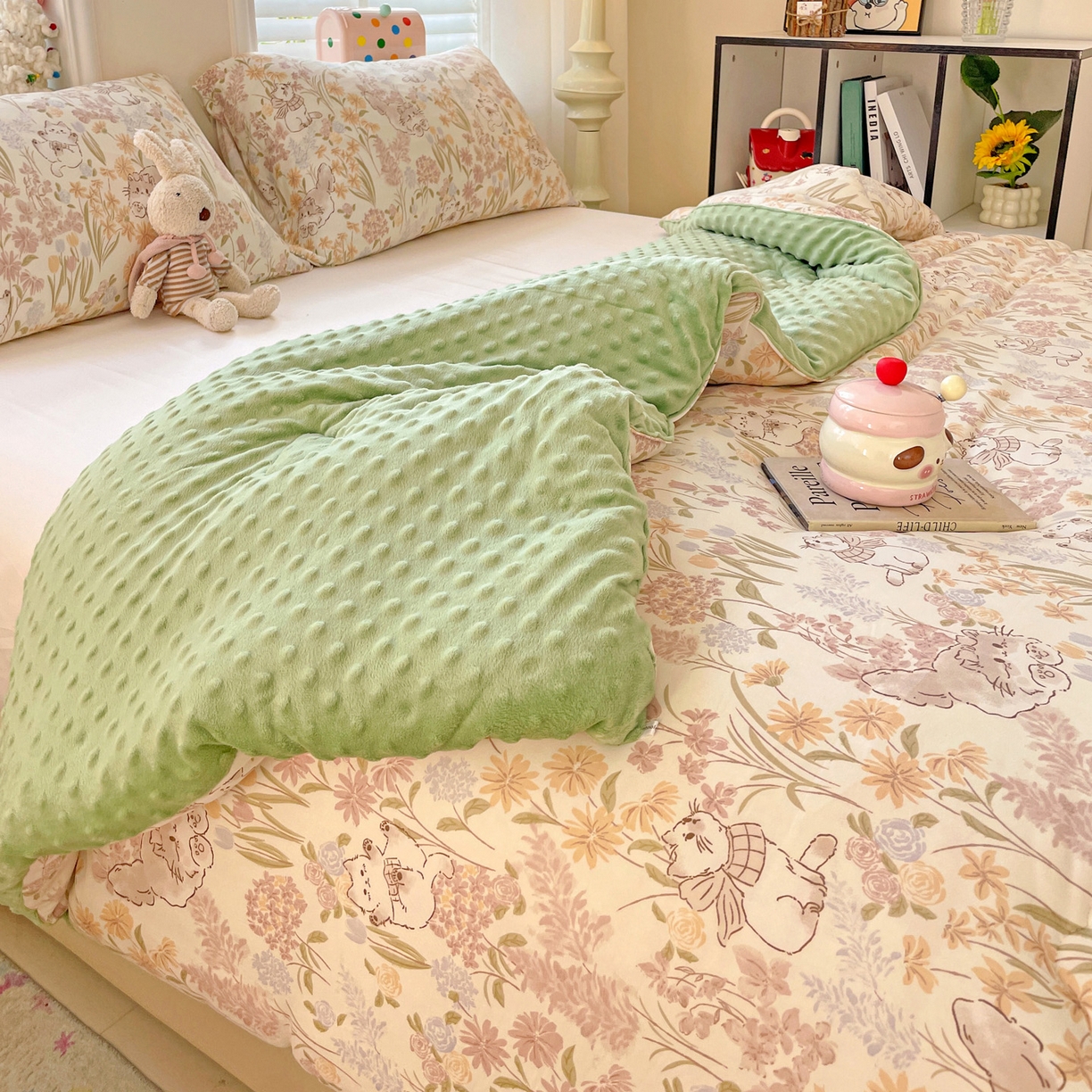 91家纺网 家纺一手货源 找家纺 小叮当家纺仓储工厂店 2025新款A类母婴级宝宝被子牛奶丝针织棉豆豆被豆豆被子儿童婴童大豆被精品买家秀 花间小猫