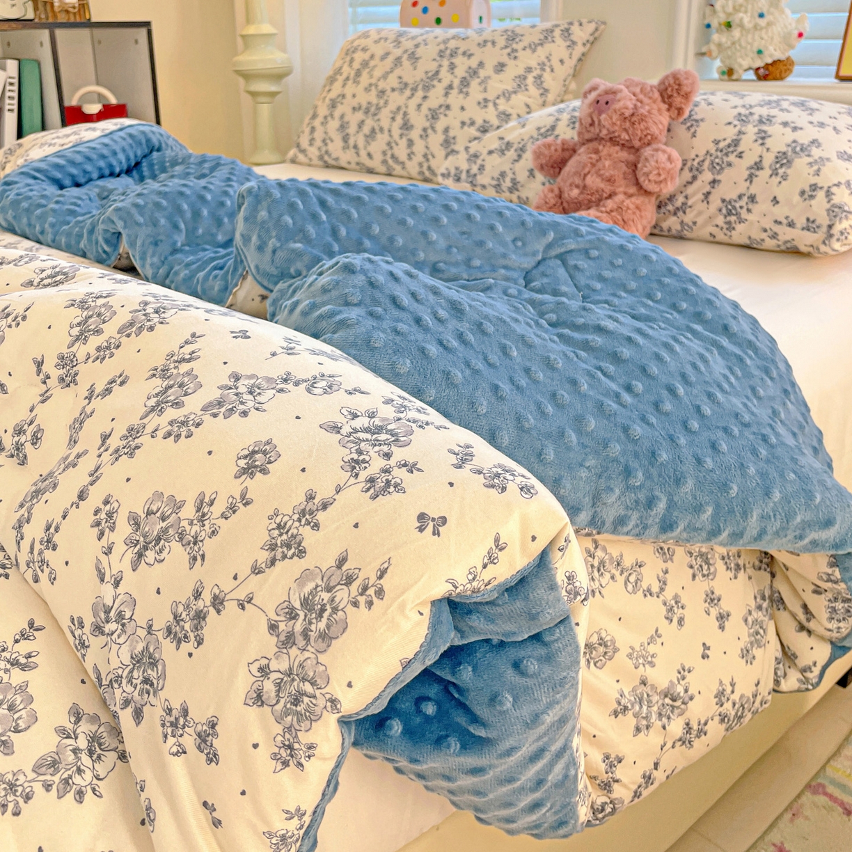 91家纺网 家纺一手货源 找家纺 小叮当家纺仓储工厂店 2025新款A类母婴级宝宝被子牛奶丝针织棉豆豆被豆豆被子儿童婴童大豆被精品买家秀 晨曦