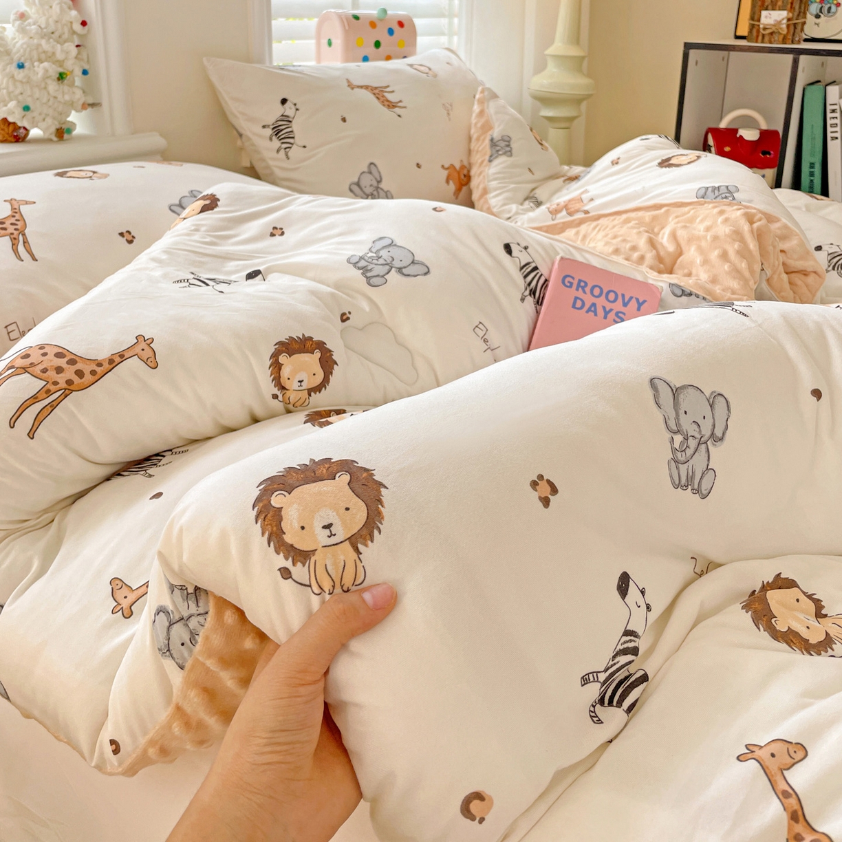 91家纺网 家纺一手货源 找家纺 小叮当家纺仓储工厂店 2025新款A类母婴级宝宝被子牛奶丝针织棉豆豆被豆豆被子儿童婴童大豆被精品买家秀 动物乐园