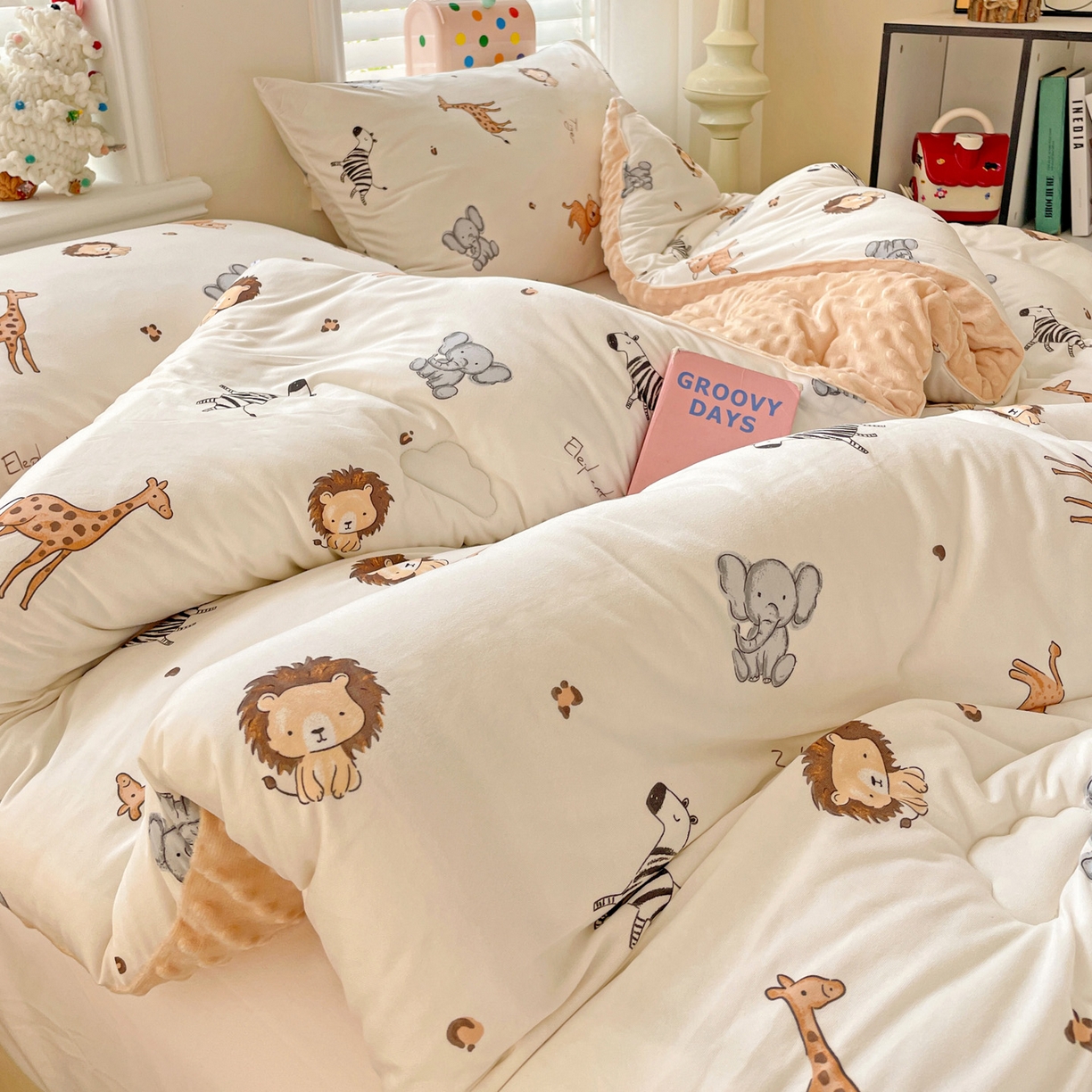 91家纺网 家纺一手货源 找家纺 小叮当家纺仓储工厂店 2025新款A类母婴级宝宝被子牛奶丝针织棉豆豆被豆豆被子儿童婴童大豆被精品买家秀 动物乐园