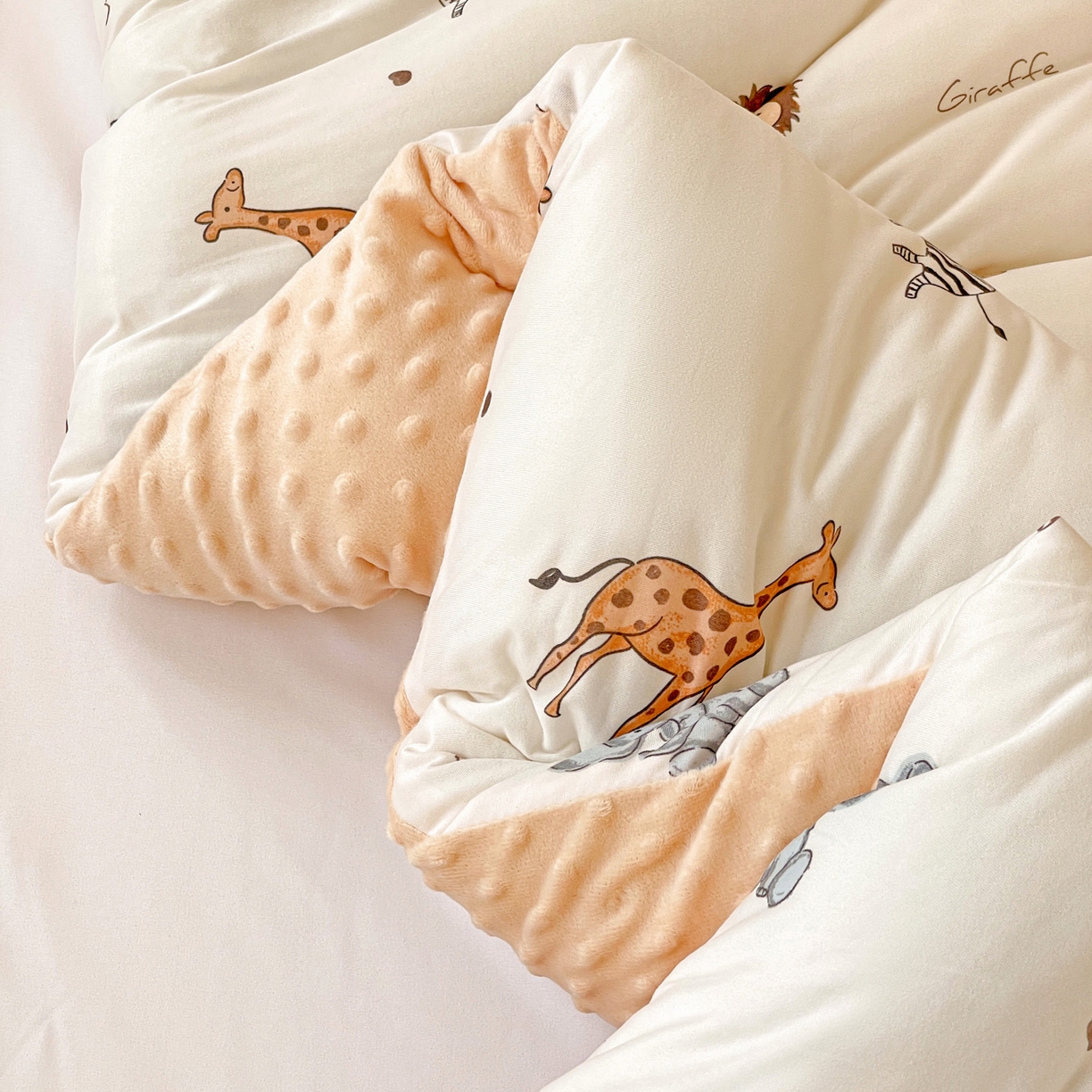 91家纺网 家纺一手货源 找家纺 小叮当家纺仓储工厂店 2025新款A类母婴级宝宝被子牛奶丝针织棉豆豆被豆豆被子儿童婴童大豆被精品买家秀 动物乐园