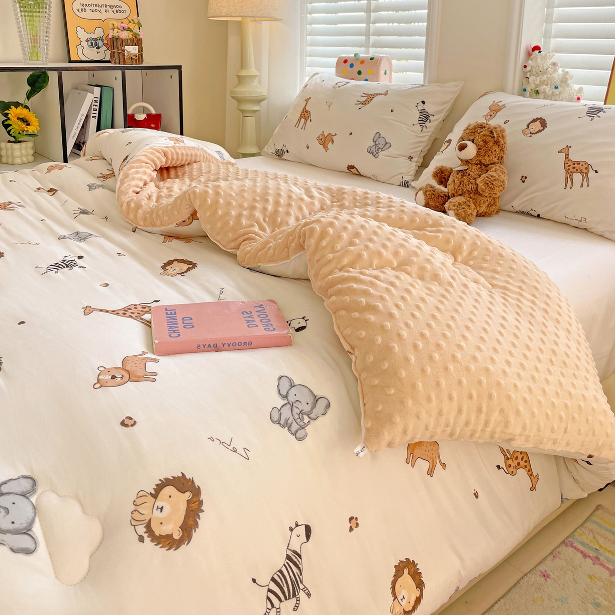 91家纺网 家纺一手货源 找家纺 小叮当家纺仓储工厂店 2025新款A类母婴级宝宝被子牛奶丝针织棉豆豆被豆豆被子儿童婴童大豆被精品买家秀 动物乐园