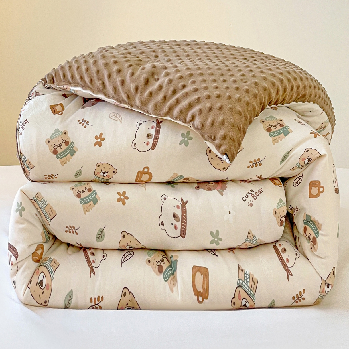 91家纺网 家纺一手货源 找家纺 小叮当家纺仓储工厂店 2025新款A类母婴级宝宝被子牛奶丝针织棉豆豆被豆豆被子儿童婴童大豆被精品买家秀 可爱熊