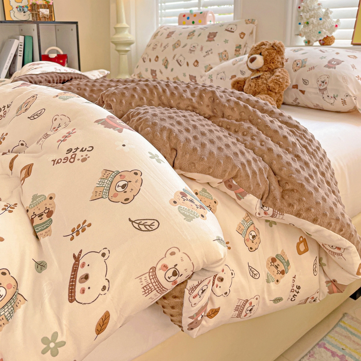 91家纺网 家纺一手货源 找家纺 小叮当家纺仓储工厂店 2025新款A类母婴级宝宝被子牛奶丝针织棉豆豆被豆豆被子儿童婴童大豆被精品买家秀 可爱熊