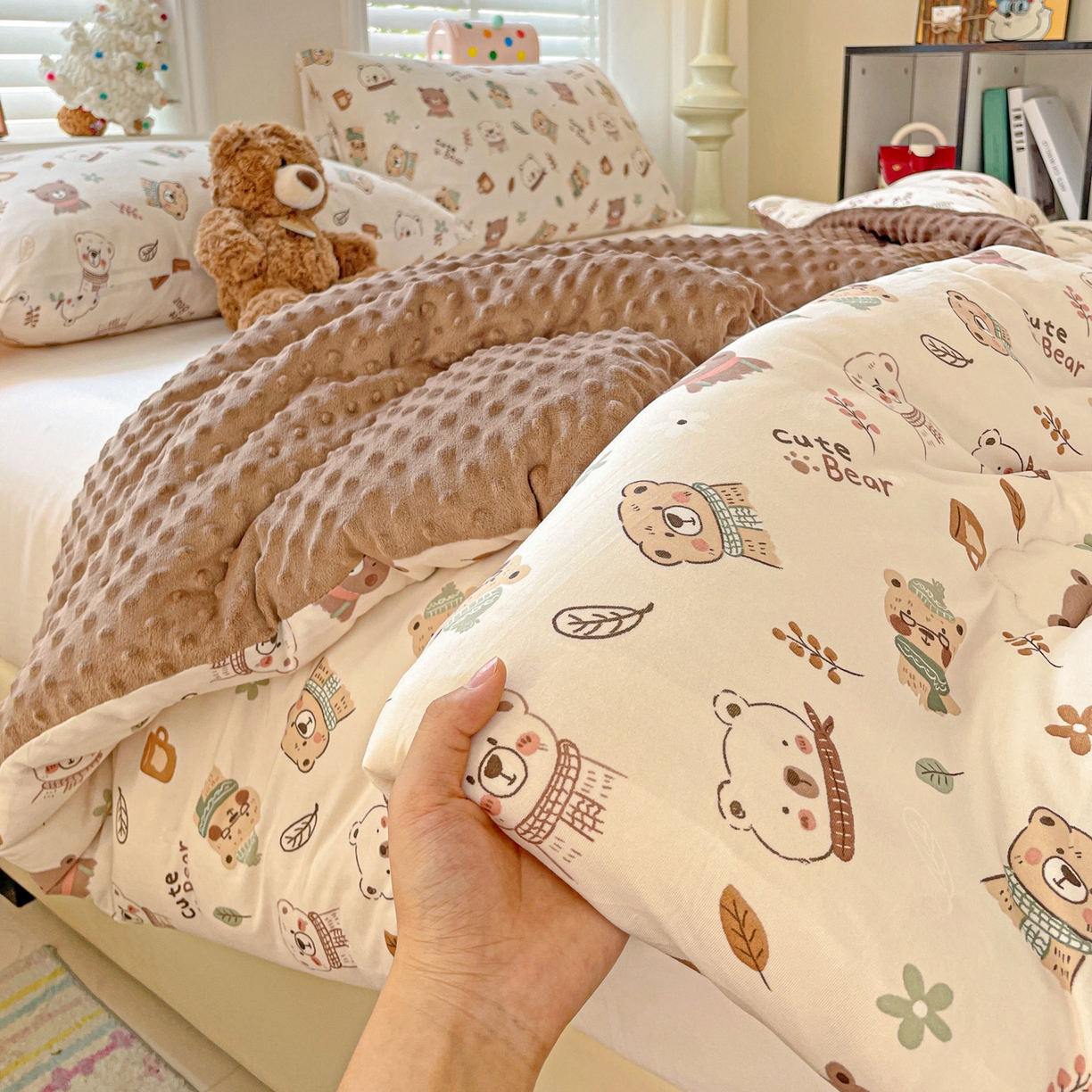 91家纺网 家纺一手货源 找家纺 小叮当家纺仓储工厂店 2025新款A类母婴级宝宝被子牛奶丝针织棉豆豆被豆豆被子儿童婴童大豆被精品买家秀 可爱熊