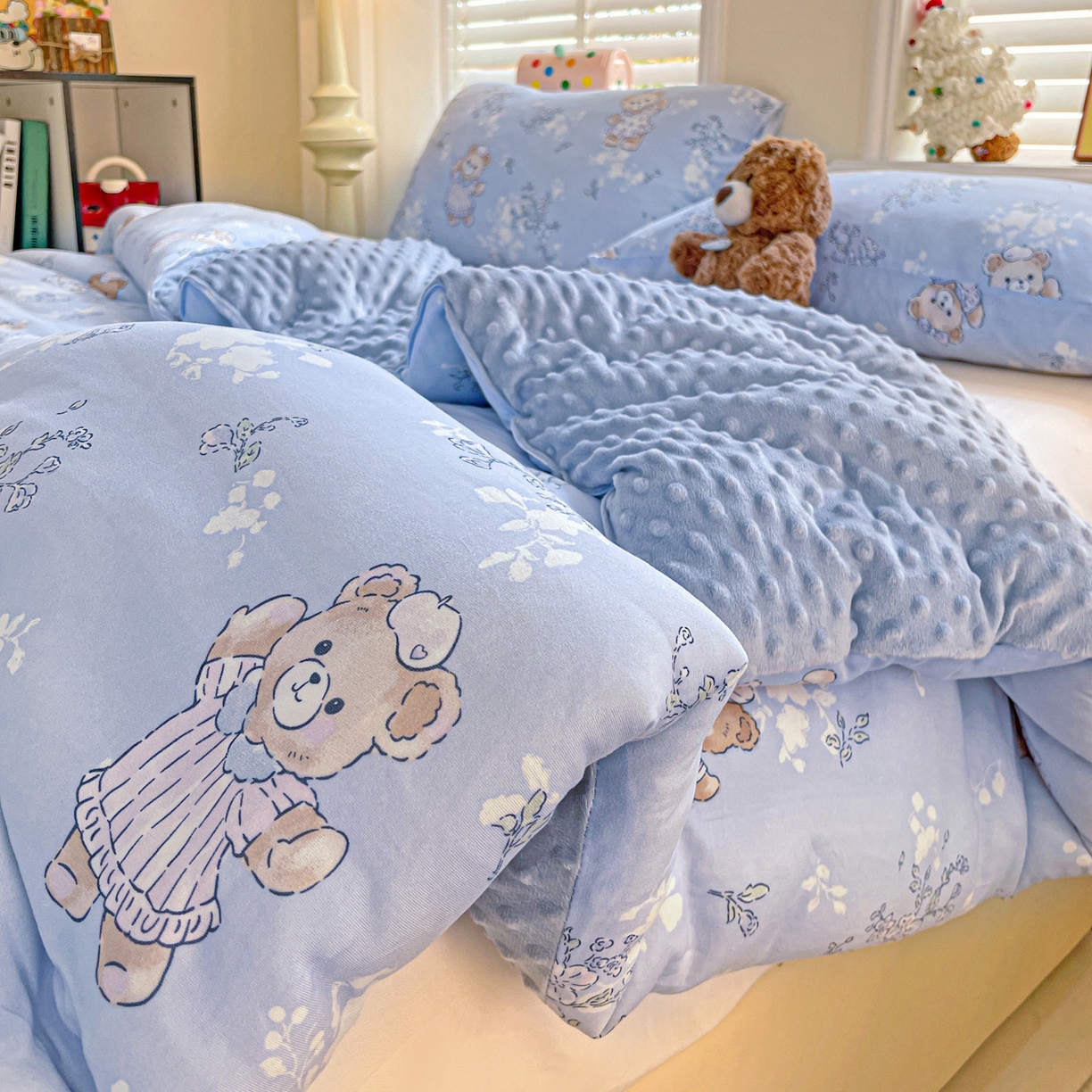 91家纺网 家纺一手货源 找家纺 小叮当家纺仓储工厂店 2025新款A类母婴级宝宝被子牛奶丝针织棉豆豆被豆豆被子儿童婴童大豆被精品买家秀 蓝色小花