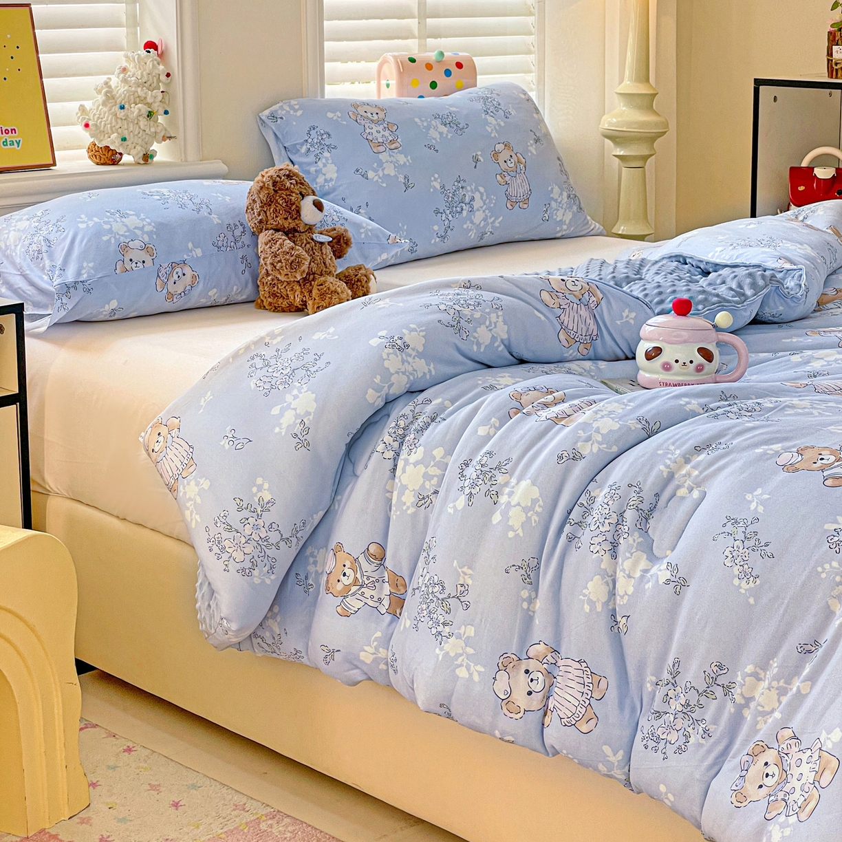 91家纺网 家纺一手货源 找家纺 小叮当家纺仓储工厂店 2025新款A类母婴级宝宝被子牛奶丝针织棉豆豆被豆豆被子儿童婴童大豆被精品买家秀 蓝色小花