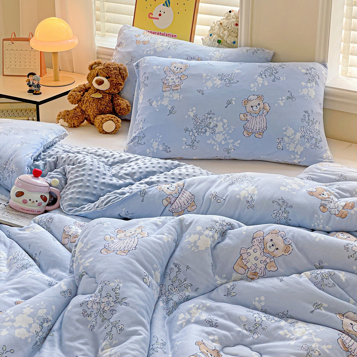 91家纺网 家纺一手货源 找家纺 小叮当家纺仓储工厂店 2025新款A类母婴级宝宝被子牛奶丝针织棉豆豆被豆豆被子儿童婴童大豆被精品买家秀 蓝色小花