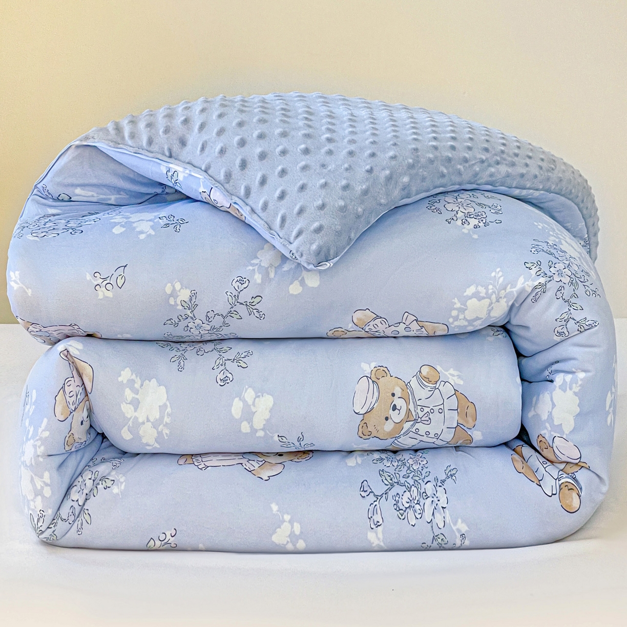 91家纺网 家纺一手货源 找家纺 小叮当家纺仓储工厂店 2025新款A类母婴级宝宝被子牛奶丝针织棉豆豆被豆豆被子儿童婴童大豆被精品买家秀 蓝色小花