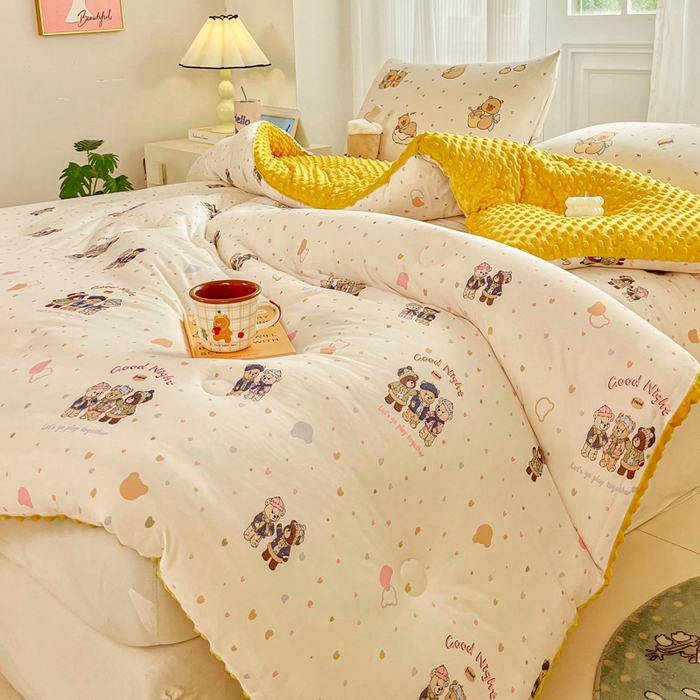 91家纺网 家纺一手货源 找家纺 小叮当家纺仓储工厂店 2025新款A类母婴级宝宝被子牛奶丝针织棉豆豆被豆豆被子儿童婴童大豆被精品买家秀 三只小熊（牛奶针织-豆豆被）