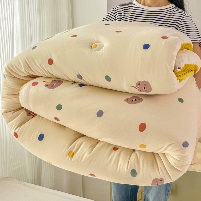 91家纺网 家纺一手货源 找家纺 小叮当家纺仓储工厂店 2025新款A类母婴级宝宝被子牛奶丝针织棉豆豆被豆豆被子儿童婴童大豆被精品买家秀 波点派对（牛奶针织-豆豆被）
