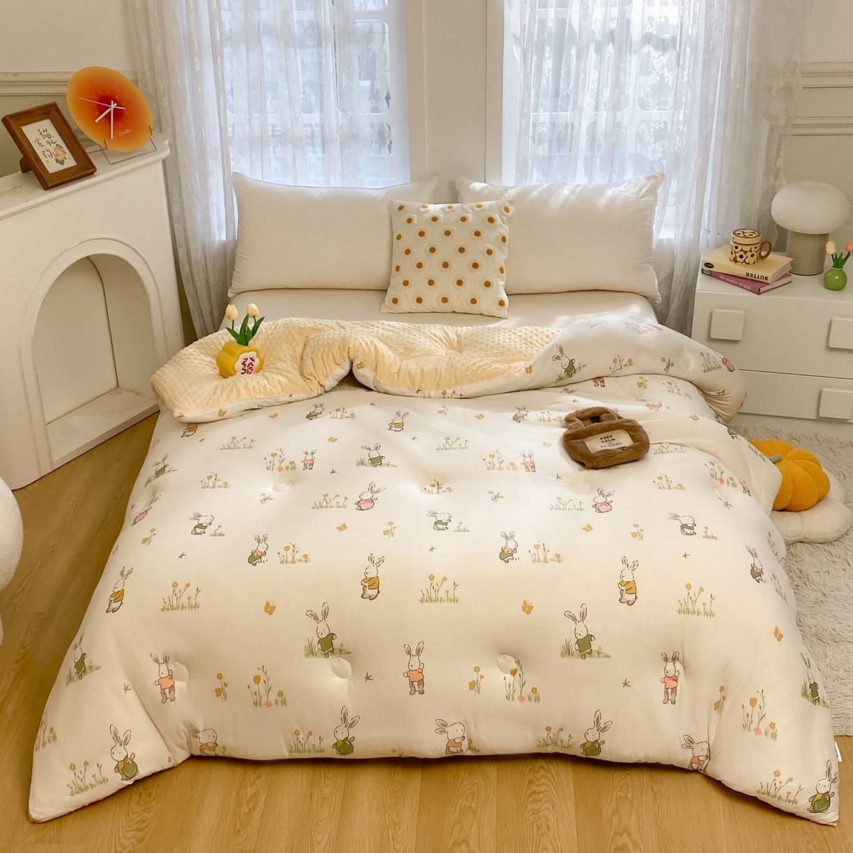 91家纺网 家纺一手货源 找家纺 小叮当家纺仓储工厂店 2025新款A类母婴级宝宝被子牛奶丝针织棉豆豆被豆豆被子儿童婴童大豆被精品买家秀 花丛小兔（牛奶针织-豆豆被）