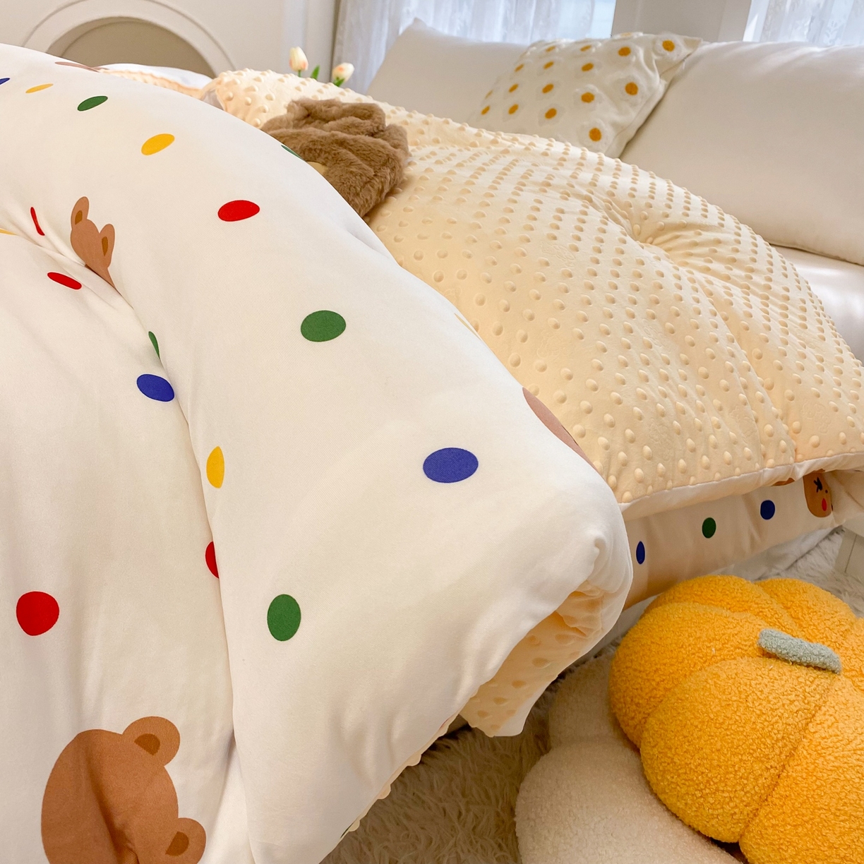 91家纺网 家纺一手货源 找家纺 小叮当家纺仓储工厂店 2025新款A类母婴级宝宝被子牛奶丝针织棉豆豆被豆豆被子儿童婴童大豆被精品买家秀 米洛熊（牛奶针织-豆豆被）