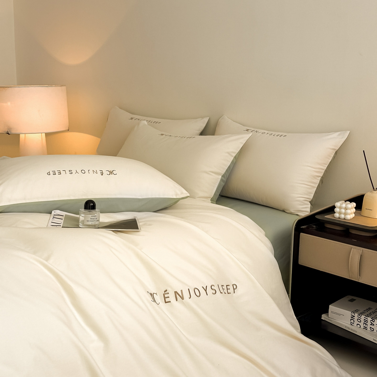 91家纺网 家纺一手货源 找家纺 小叮当家纺仓储工厂店 (买家秀 爆款花型 不断货)2025新款A类全棉纯棉加厚磨毛刺绣纯棉不掉毛四件套 缪斯-奶酪黄+抹茶绿