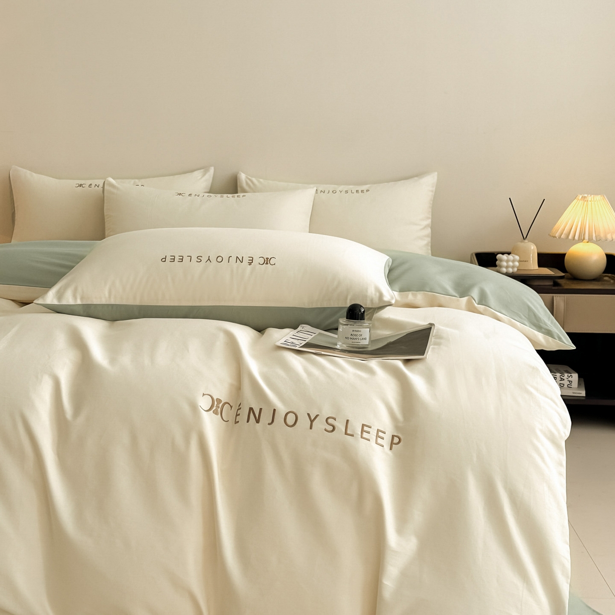 91家纺网 家纺一手货源 找家纺 小叮当家纺仓储工厂店 (买家秀 爆款花型 不断货)2025新款A类全棉纯棉加厚磨毛刺绣纯棉不掉毛四件套 缪斯-奶酪黄+抹茶绿