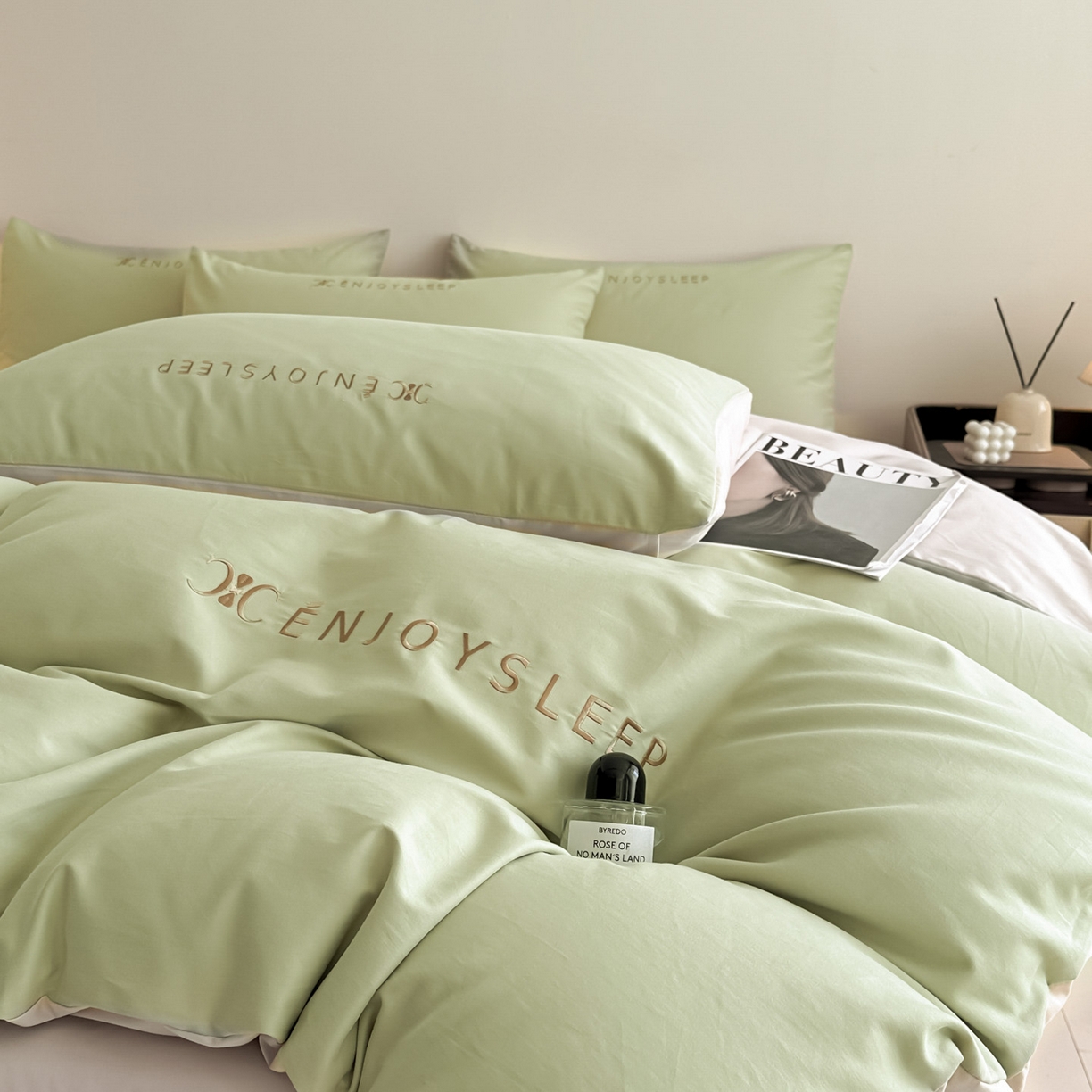 小叮当家纺仓储工厂店 (买家秀 爆款花型 不断货)2025新款A类全棉纯棉加厚磨毛刺绣纯棉不掉毛四件套 缪斯-艾草绿+印月灰