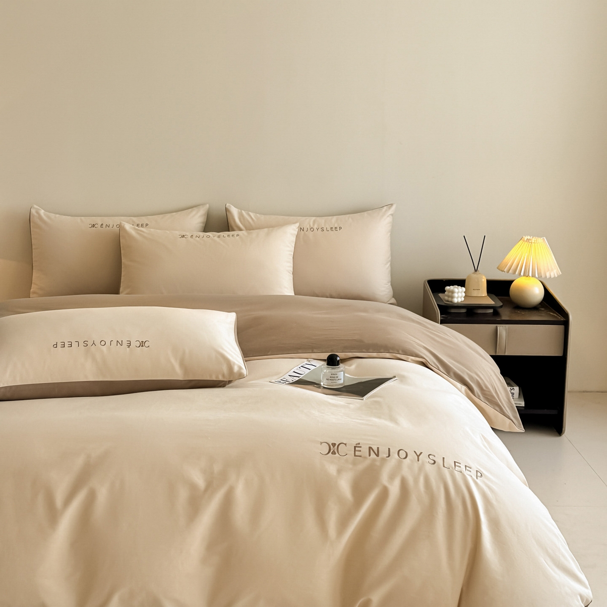 91家纺网 家纺一手货源 找家纺 小叮当家纺仓储工厂店 (买家秀 爆款花型 不断货)2025新款A类全棉纯棉加厚磨毛刺绣纯棉不掉毛四件套 缪斯-星月米+亚麻咖