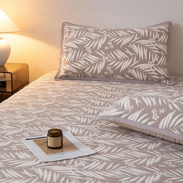 91家纺网 家纺一手货源 找家纺 小叮当家纺仓储工厂店 (买家秀 爆款花型 不断货)2025新款A类三层纱纱布毛巾被单品床盖单件床盖 叶美-赤铜棕