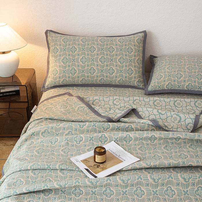 91家纺网 家纺一手货源 找家纺 小叮当家纺仓储工厂店 (买家秀 爆款花型 不断货)2025新款A类三层纱纱布毛巾被单品床盖单件床盖 可丽之彩-亚丁绿