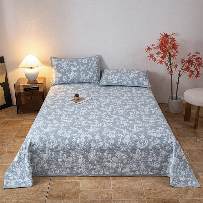 91家纺网 家纺一手货源 找家纺 小叮当家纺仓储工厂店 (买家秀 爆款花型 不断货)2025新款A类三层纱纱布毛巾被单品床盖单件床盖 慕白-碟翅蓝