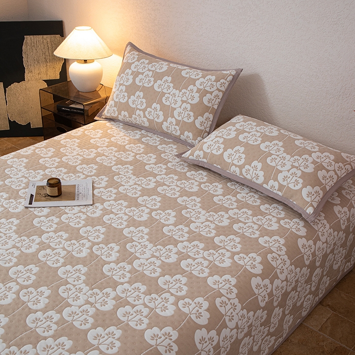 91家纺网 家纺一手货源 找家纺 小叮当家纺仓储工厂店 (买家秀 爆款花型 不断货)2025新款A类三层纱纱布毛巾被单品床盖单件床盖 叶趣-深棕