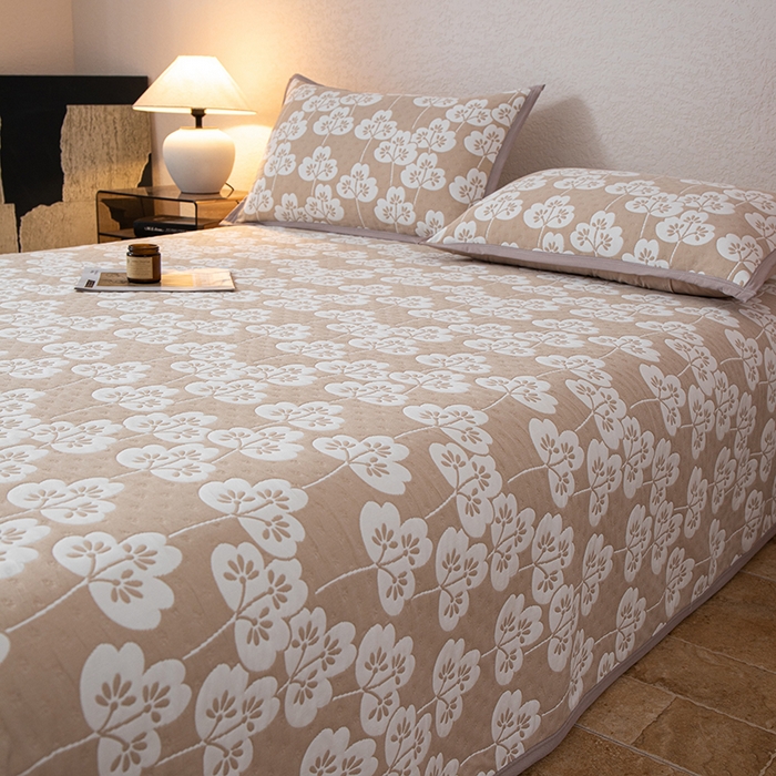 91家纺网 家纺一手货源 找家纺 小叮当家纺仓储工厂店 (买家秀 爆款花型 不断货)2025新款A类三层纱纱布毛巾被单品床盖单件床盖 叶趣-深棕