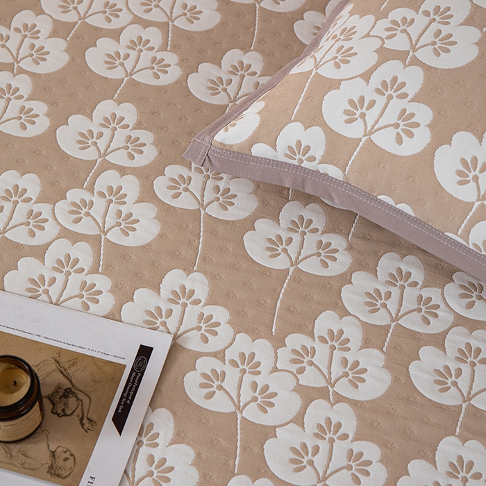 91家纺网 家纺一手货源 找家纺 小叮当家纺仓储工厂店 (买家秀 爆款花型 不断货)2025新款A类三层纱纱布毛巾被单品床盖单件床盖 叶趣-深棕