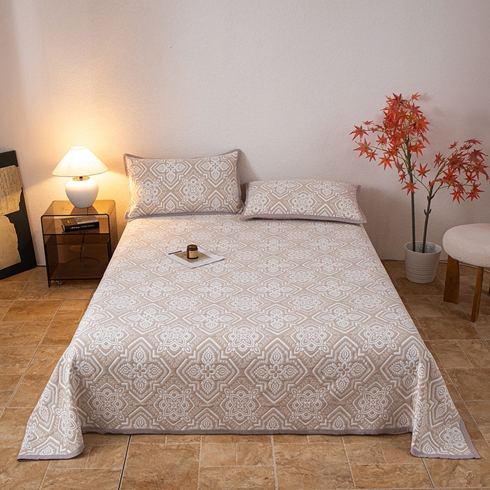 91家纺网 家纺一手货源 找家纺 小叮当家纺仓储工厂店 (买家秀 爆款花型 不断货)2025新款A类三层纱纱布毛巾被单品床盖单件床盖 卡曼洛-深棕