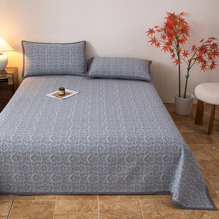 91家纺网 家纺一手货源 找家纺 小叮当家纺仓储工厂店 (买家秀 爆款花型 不断货)2025新款A类三层纱纱布毛巾被单品床盖单件床盖 可丽之彩-墨黑