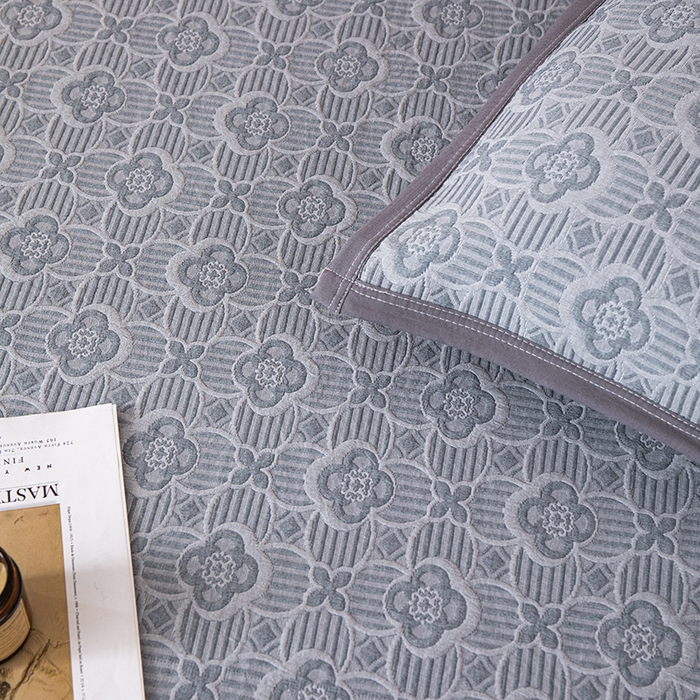 91家纺网 家纺一手货源 找家纺 小叮当家纺仓储工厂店 (买家秀 爆款花型 不断货)2025新款A类三层纱纱布毛巾被单品床盖单件床盖 可丽之彩-墨黑