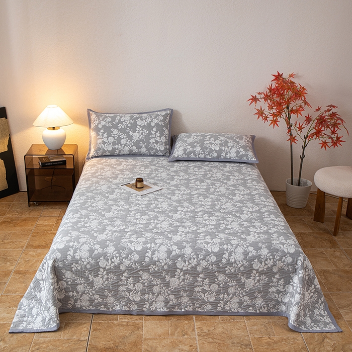 91家纺网 家纺一手货源 找家纺 小叮当家纺仓储工厂店 (买家秀 爆款花型 不断货)2025新款A类三层纱纱布毛巾被单品床盖单件床盖 慕白-锡器灰