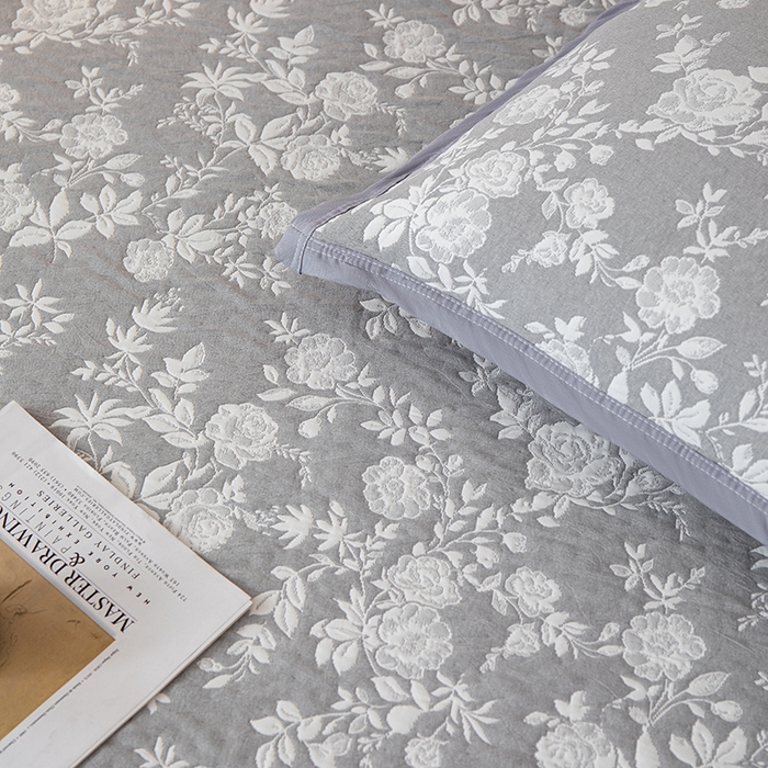 91家纺网 家纺一手货源 找家纺 小叮当家纺仓储工厂店 (买家秀 爆款花型 不断货)2025新款A类三层纱纱布毛巾被单品床盖单件床盖 慕白-锡器灰