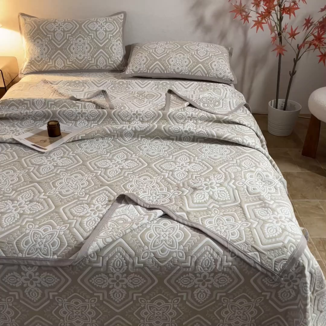 91家纺网 家纺一手货源 找家纺 小叮当家纺仓储工厂店 (买家秀 爆款花型 不断货)2025新款A类三层纱纱布毛巾被单品床盖单件床盖 卡曼洛-深棕