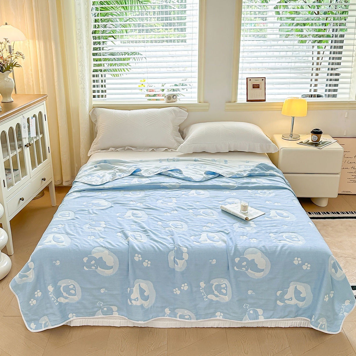 91家纺网 家纺一手货源 找家纺 小叮当家纺仓储工厂店 (买家秀 爆款花型 不断货)2025新款全棉六层纱布毛巾被系列 熊梦-蓝