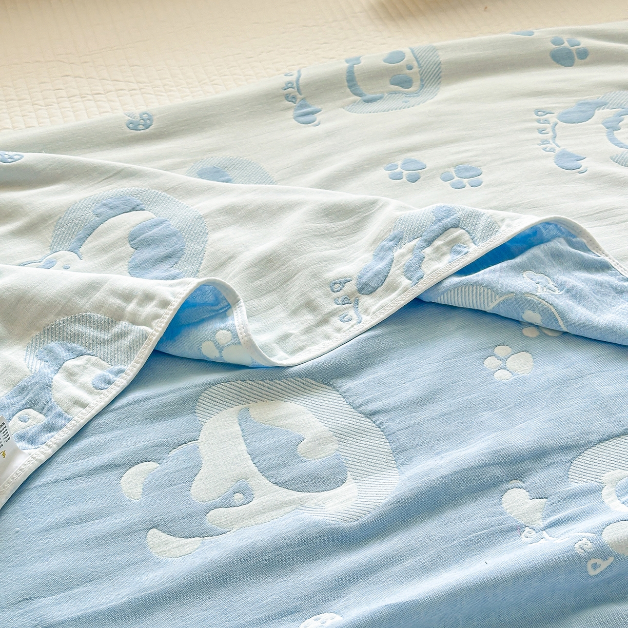 91家纺网 家纺一手货源 找家纺 小叮当家纺仓储工厂店 (买家秀 爆款花型 不断货)2025新款全棉六层纱布毛巾被系列 熊梦-蓝