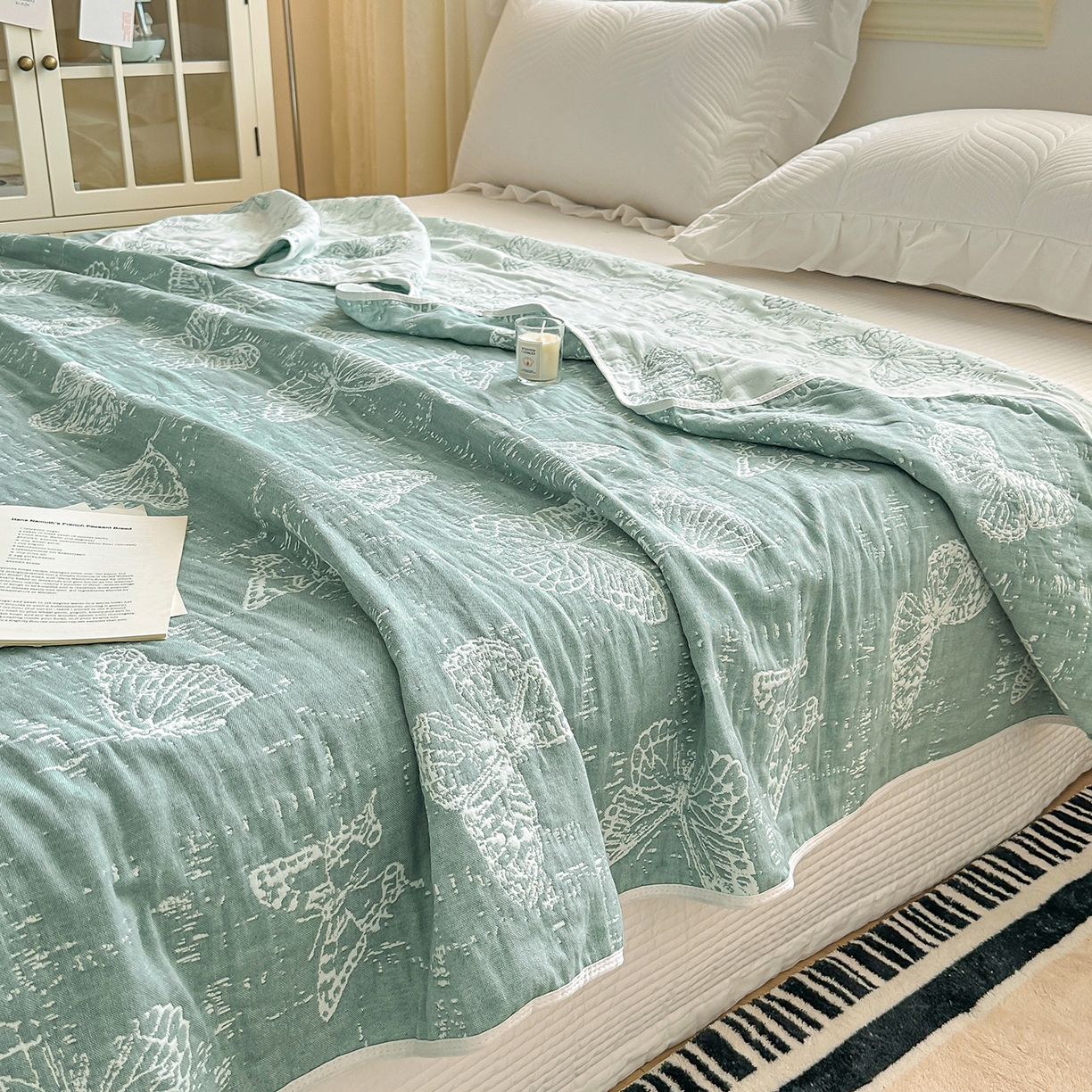 91家纺网 家纺一手货源 找家纺 小叮当家纺仓储工厂店 (买家秀 爆款花型 不断货)2025新款全棉六层纱布毛巾被系列 窗畔蝶梦-绿